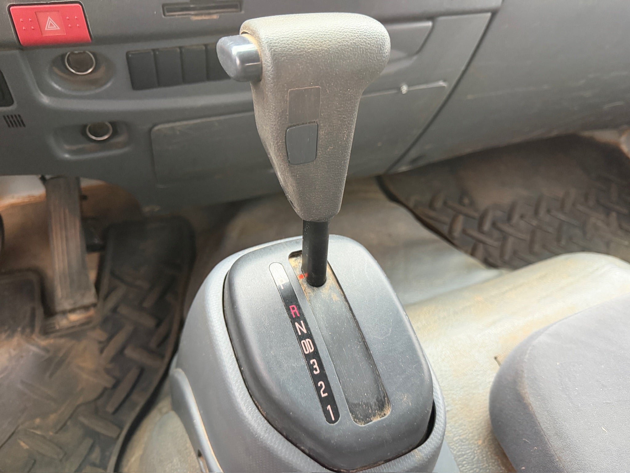 2019 Isuzu FTR 4x2 Truck