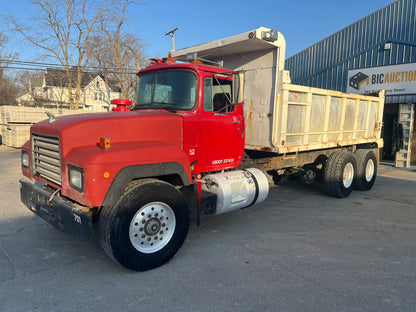 1994 Mack RD690S Tandem Axle Dump Truck