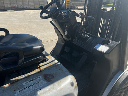 Nissan 6000lb Pneumatic Forklift with Side Shift