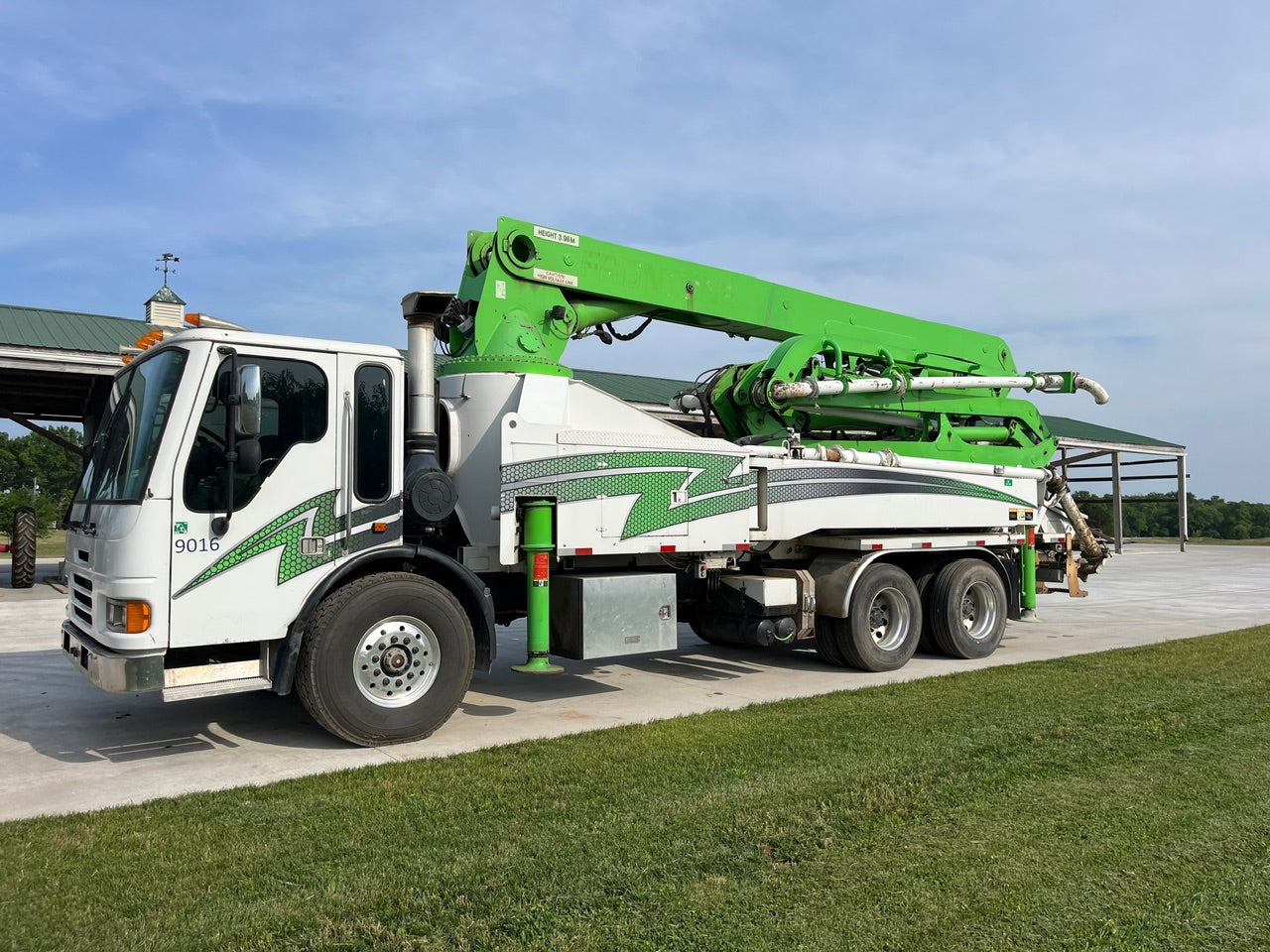 2008 KCP 32m on 2008 American LaFrance Concrete Pump Truck