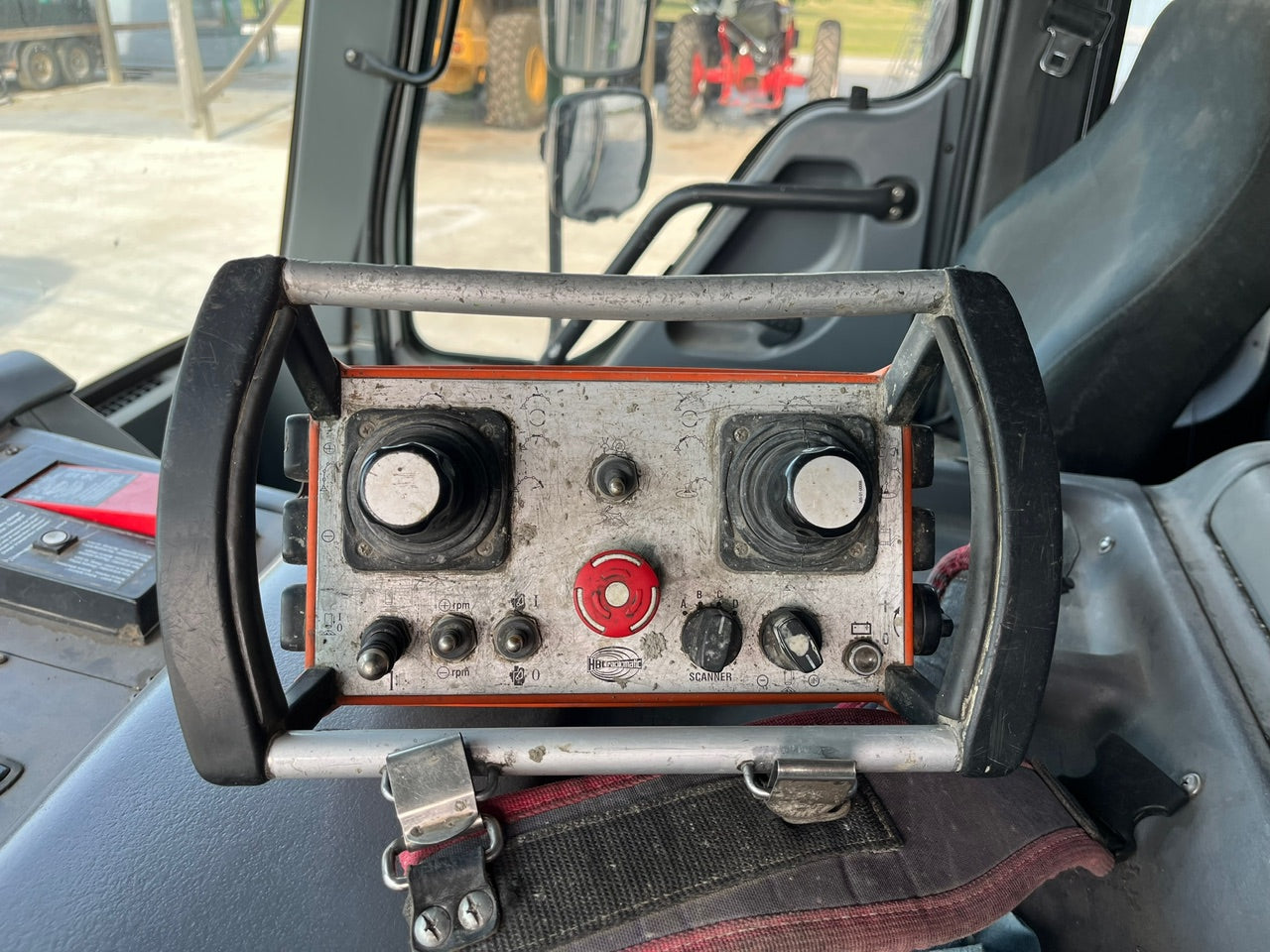 2008 KCP 32m on 2008 American LaFrance Concrete Pump Truck