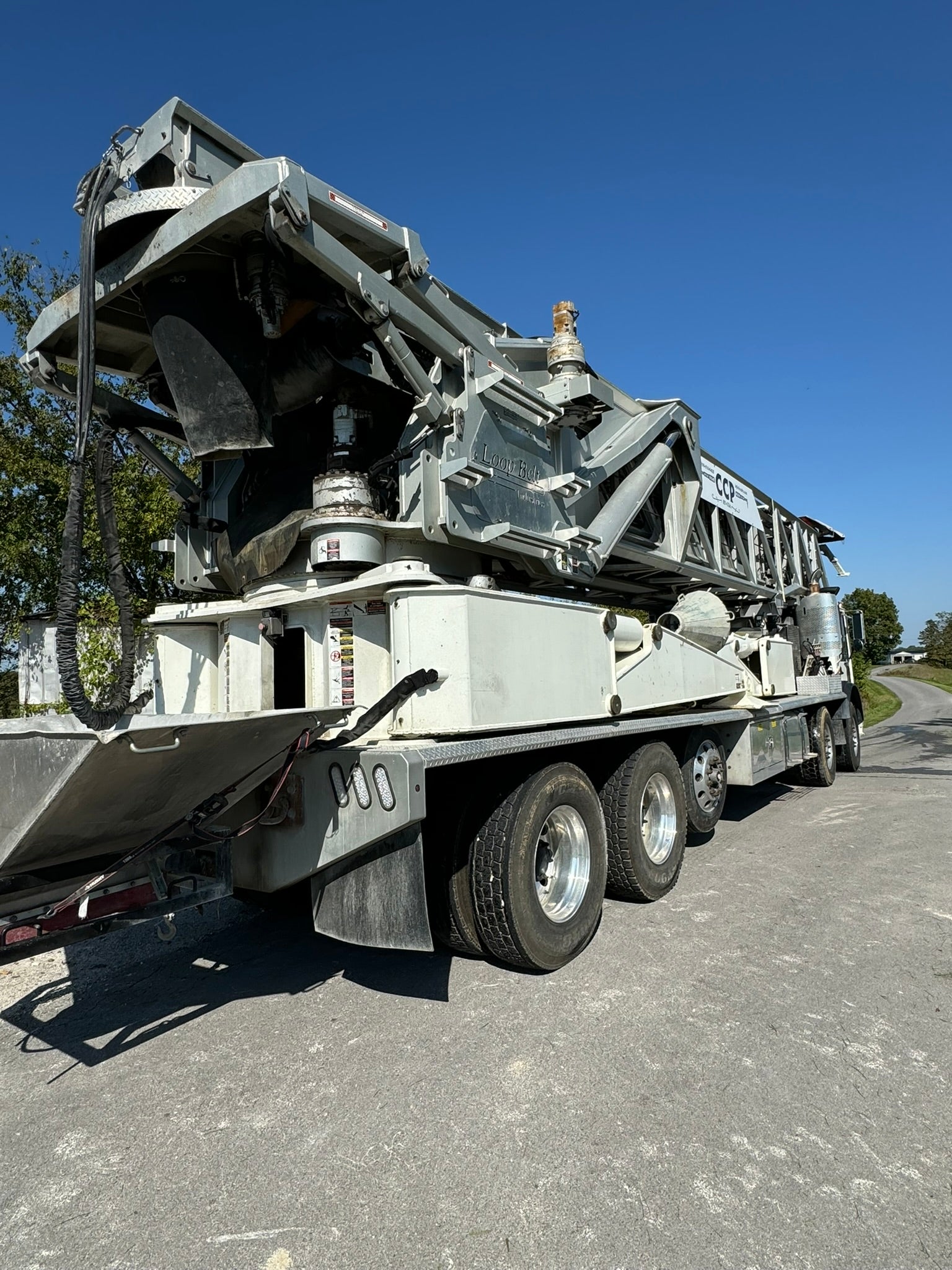 2014 LB 40 Loop Belt On 2014 Mack MRU Truck