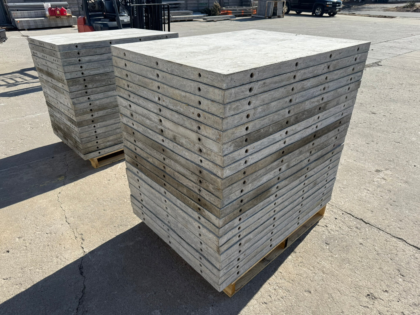 36" x 4' Smooth, Laydown Wall-Ties Aluminum Concrete Forms