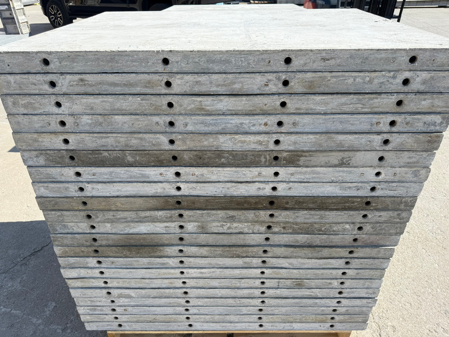 36" x 4' Smooth, Laydown Wall-Ties Aluminum Concrete Forms