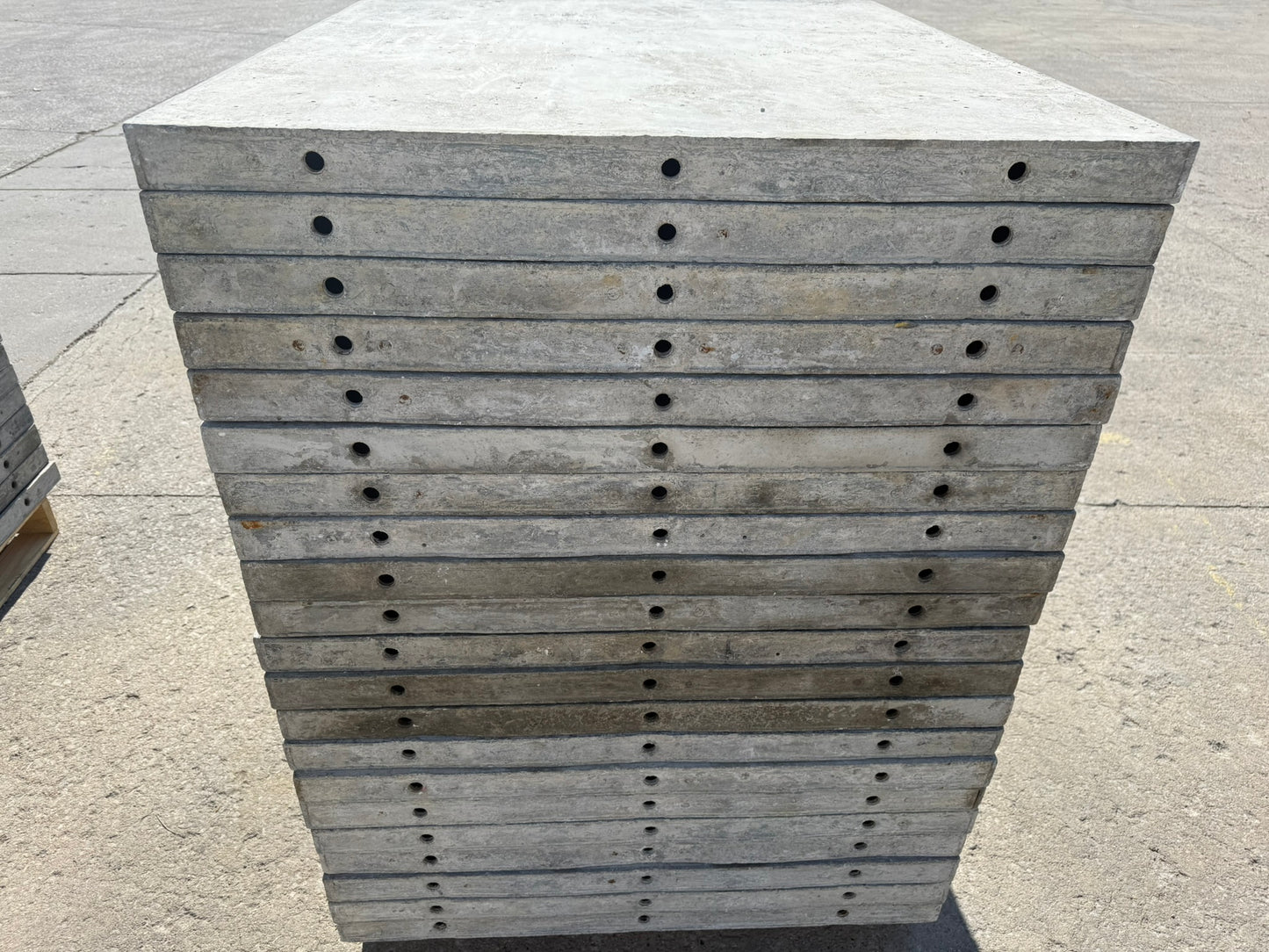 36" x 4' Smooth, Laydown Wall-Ties Aluminum Concrete Forms