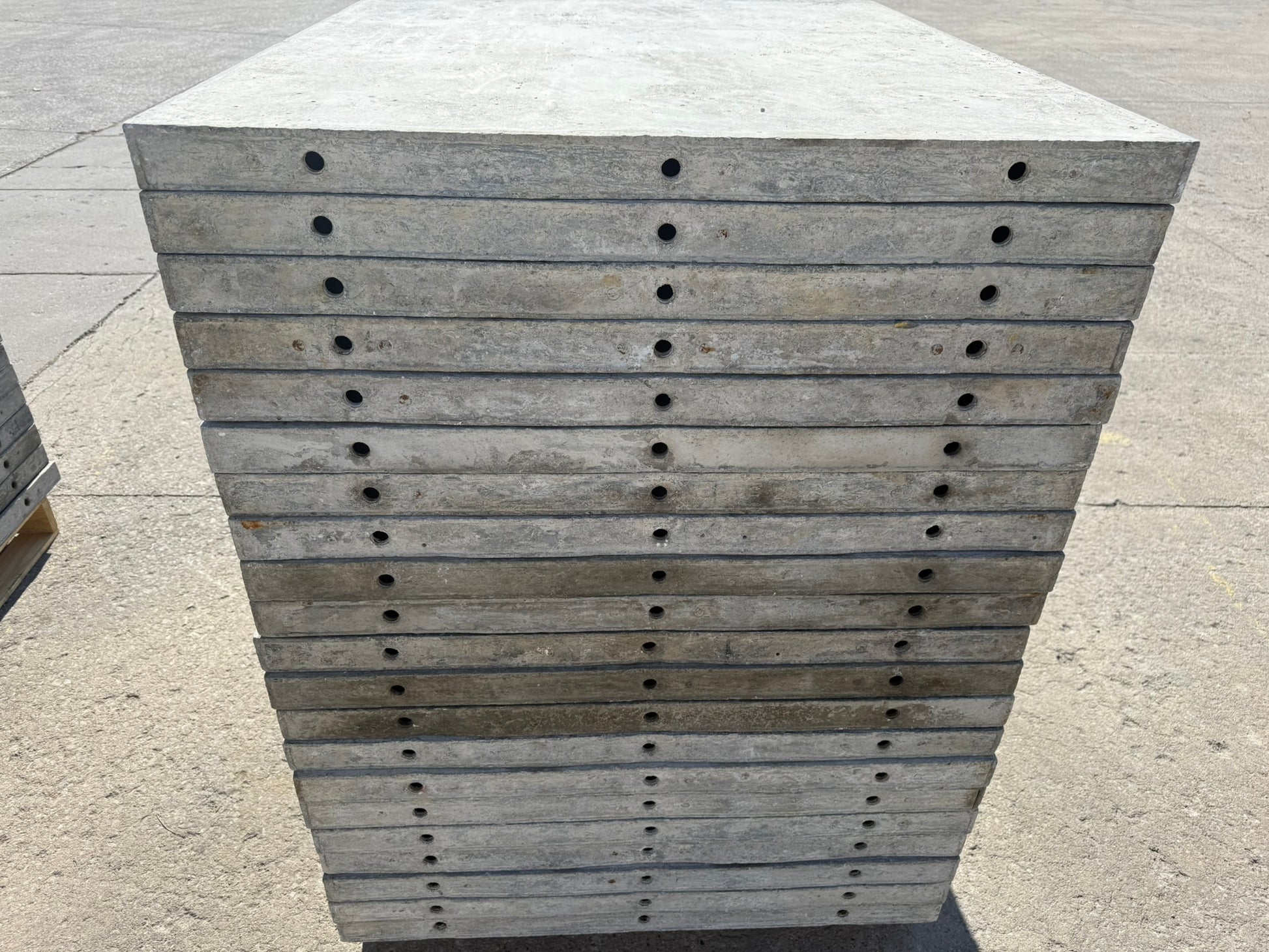 36" x 4' Smooth, Laydown Wall-Ties Aluminum Concrete Forms
