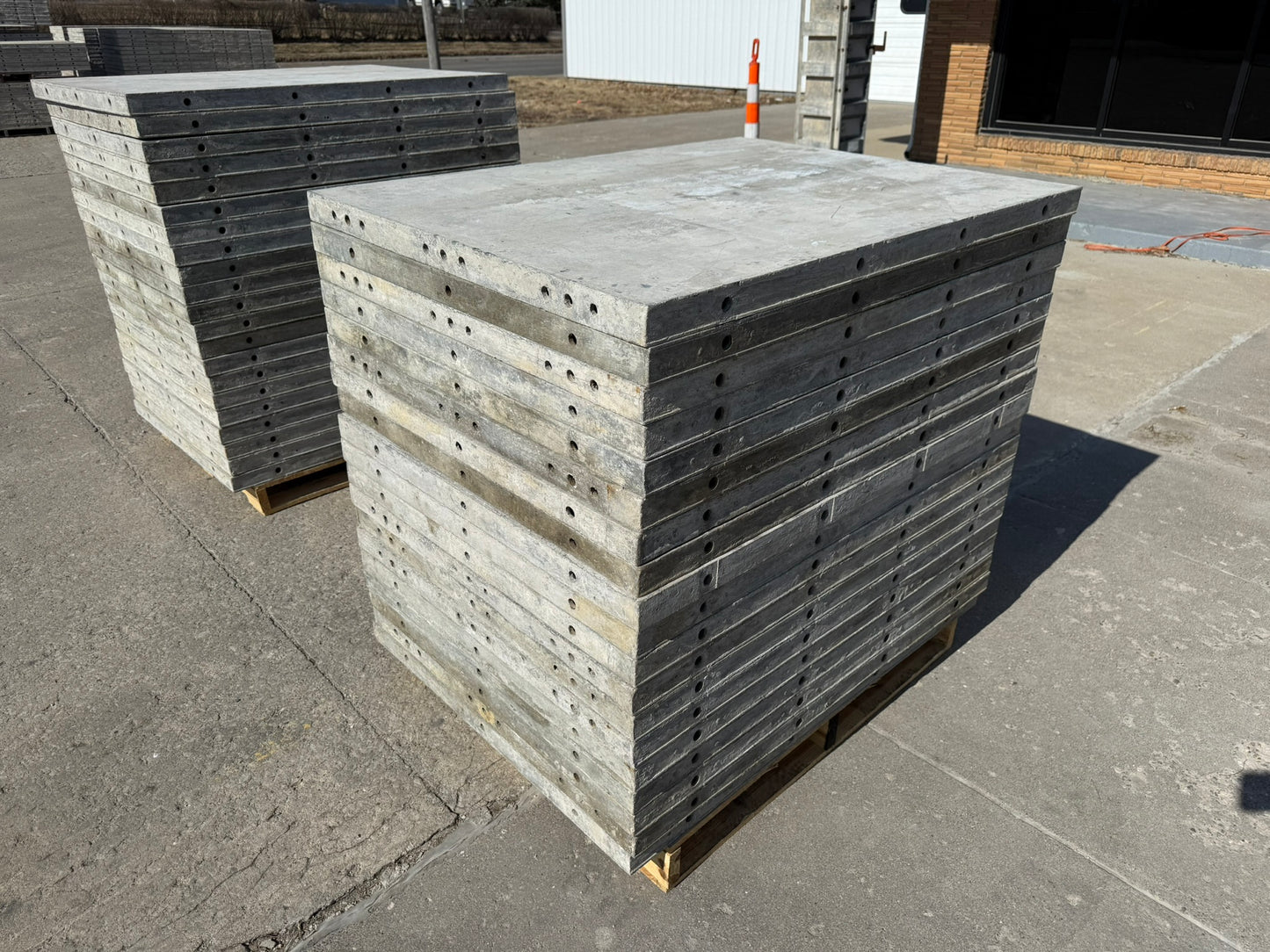 36" x 4' Smooth Wall-Ties Aluminum Concrete Forms