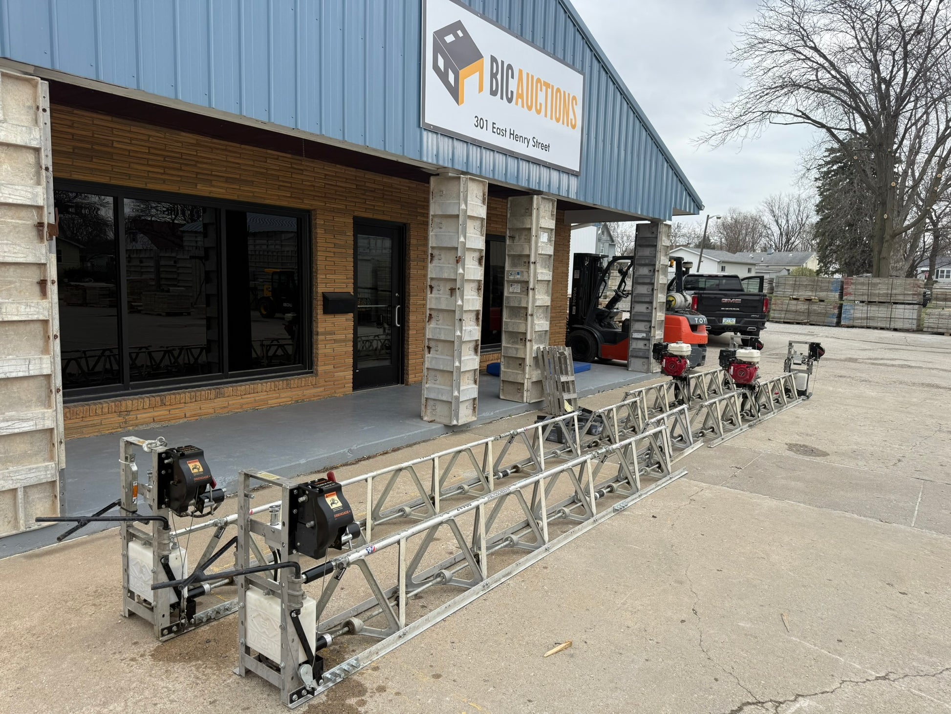 MBW Vibratory Truss Screed with Hydraulic Winch