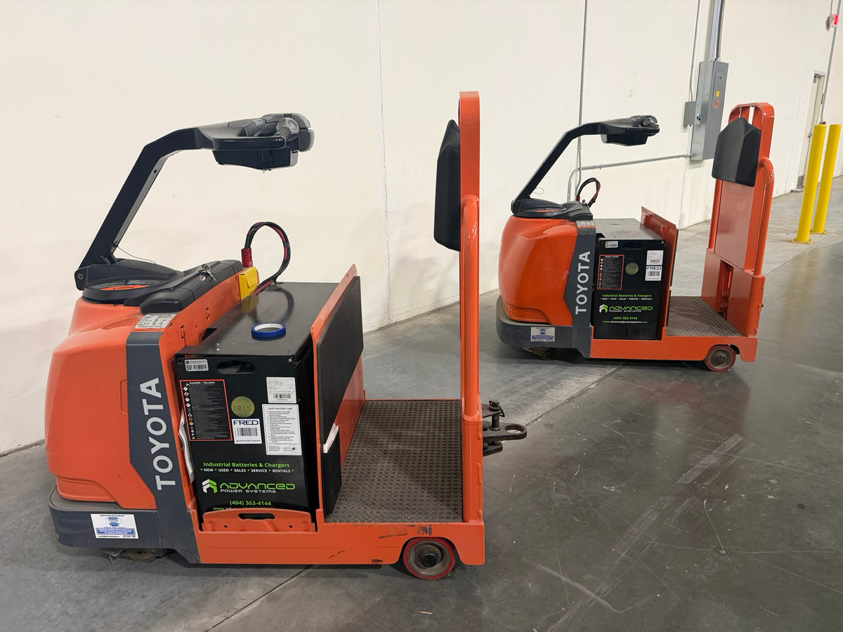 Toyota 8TB50 10,000 lb electric tow tractors