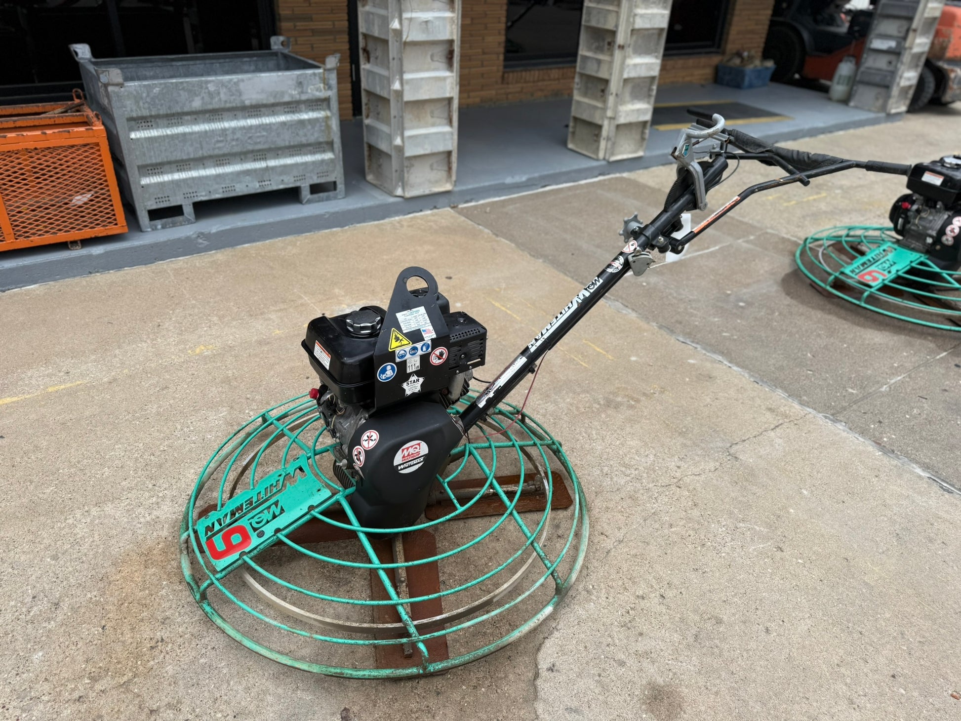 walk-behind concrete power trowel