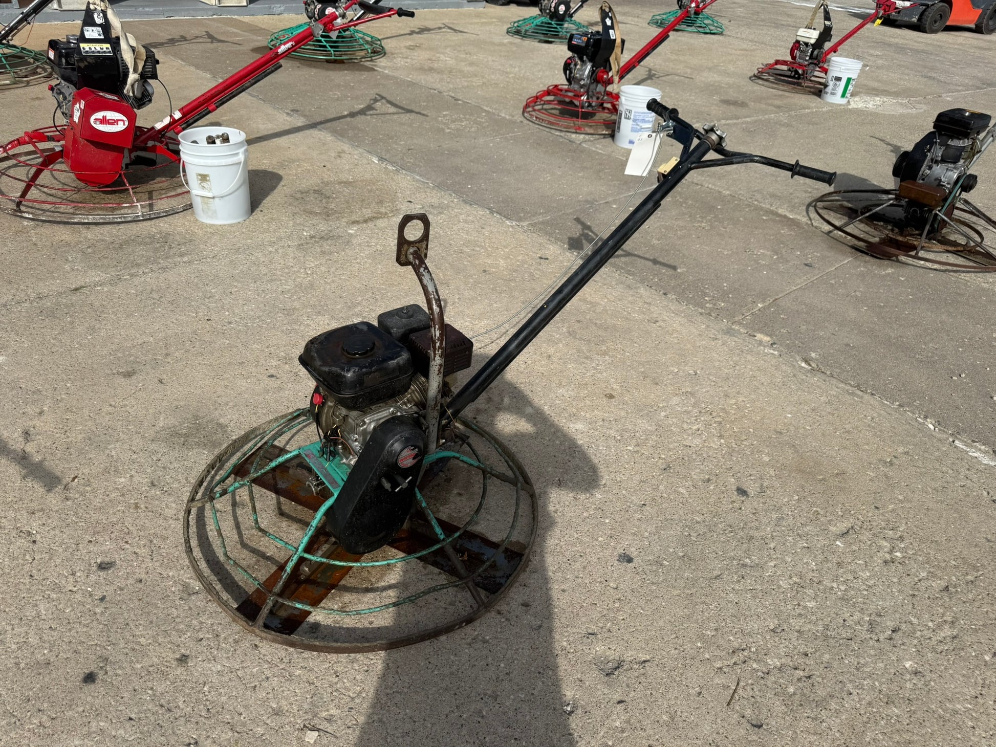 walk-behind concrete power trowel