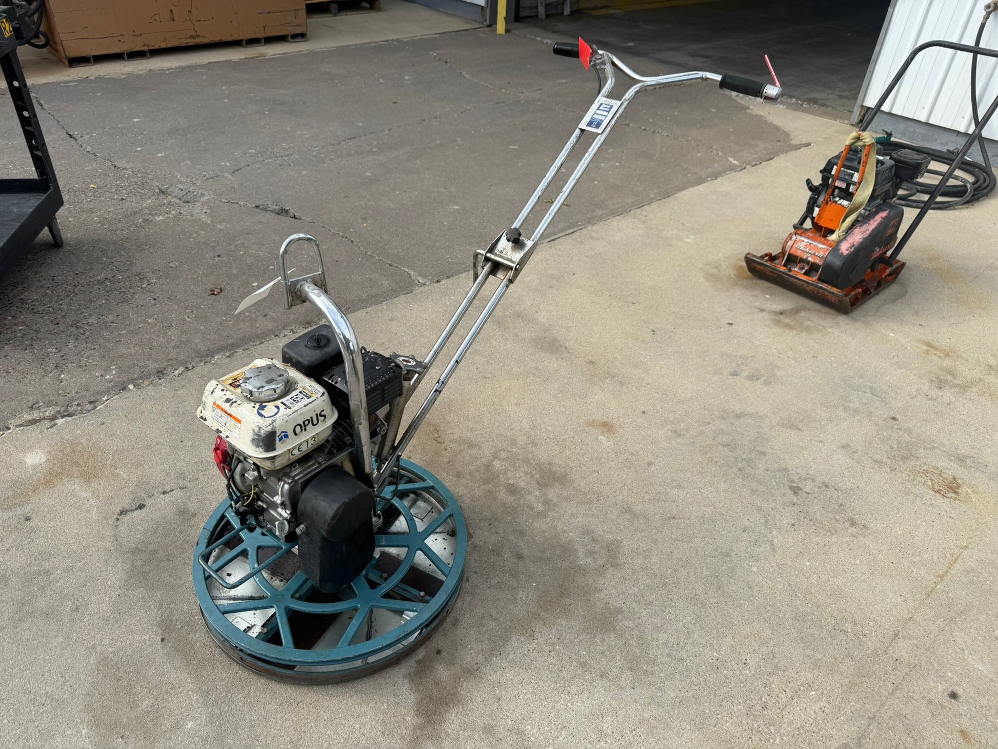 walk-behind concrete power trowel