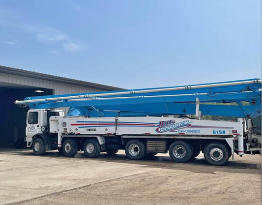 2006 Schwing 61m on 2005 Mack Concrete Pump Truck