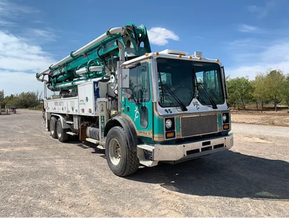 2000 Schwing 39m Concrete Pump Mounted on 2000 Mack MR600 6x4 Truck