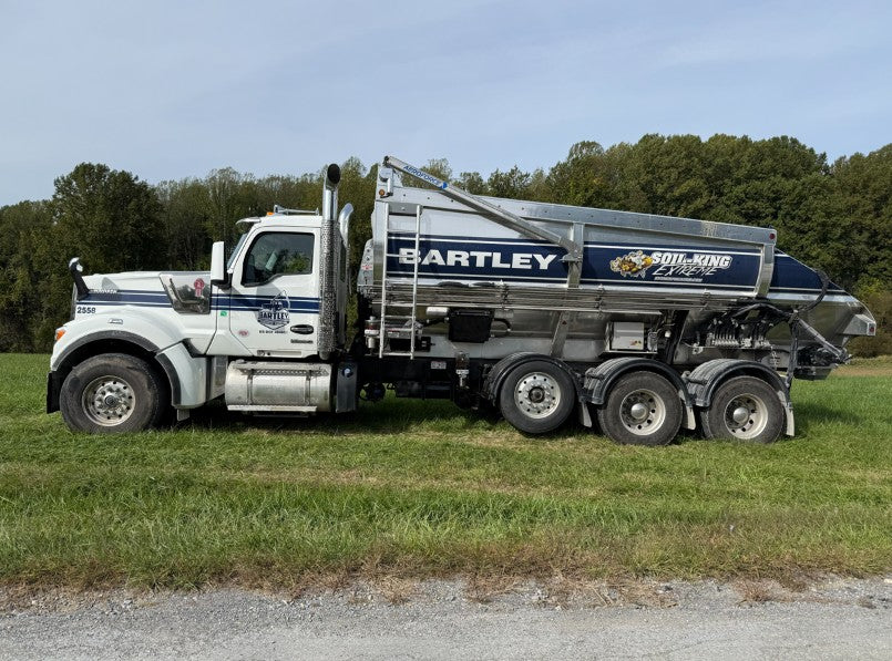 2025 Kenworth W990 with Soil-King Extreme Slinger