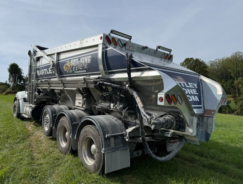 2025 Kenworth W990 with Soil-King Extreme Slinger