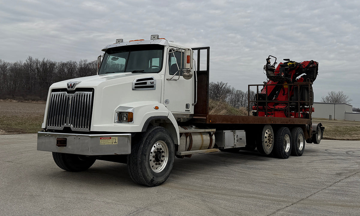 2016 Fassi F385A.2.24 Knuckle Boom Crane Mounted on 2017 Western Star 4700 SB Truck