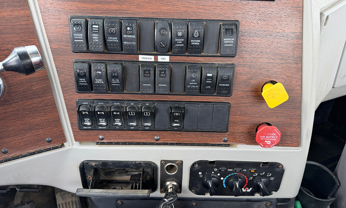 2016 Fassi F385A.2.24 Knuckle Boom Crane Mounted on 2017 Western Star 4700 SB Truck