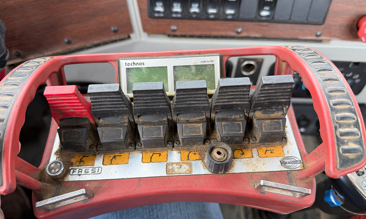 2016 Fassi F385A.2.24 Knuckle Boom Crane Mounted on 2017 Western Star 4700 SB Truck