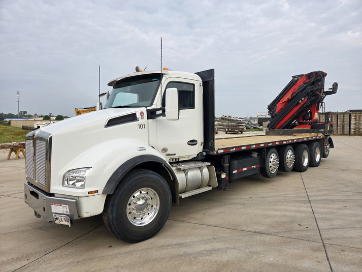 2019 Palfinger PK 40002-EH Knuckle Boom on 2019 Kenworth T880 12x4 Tru ...